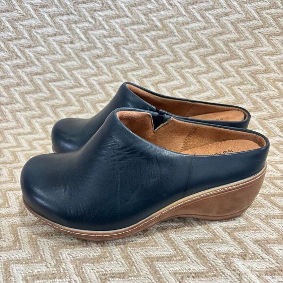 SoftWalk Madison Leather Wedge Clogs Navy Blue - Picture 5 of 10
